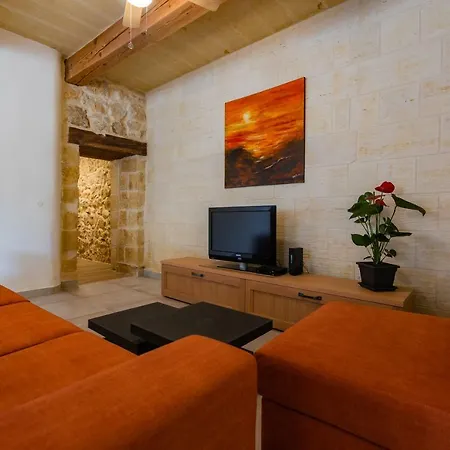 Entire Villa - Gemini Farmhouse, Nadur Gozo Exterior photo